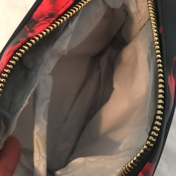 🌺Victoria Secret Purse🌺Gold Chain Strap🌺 - Picture 5 of 6